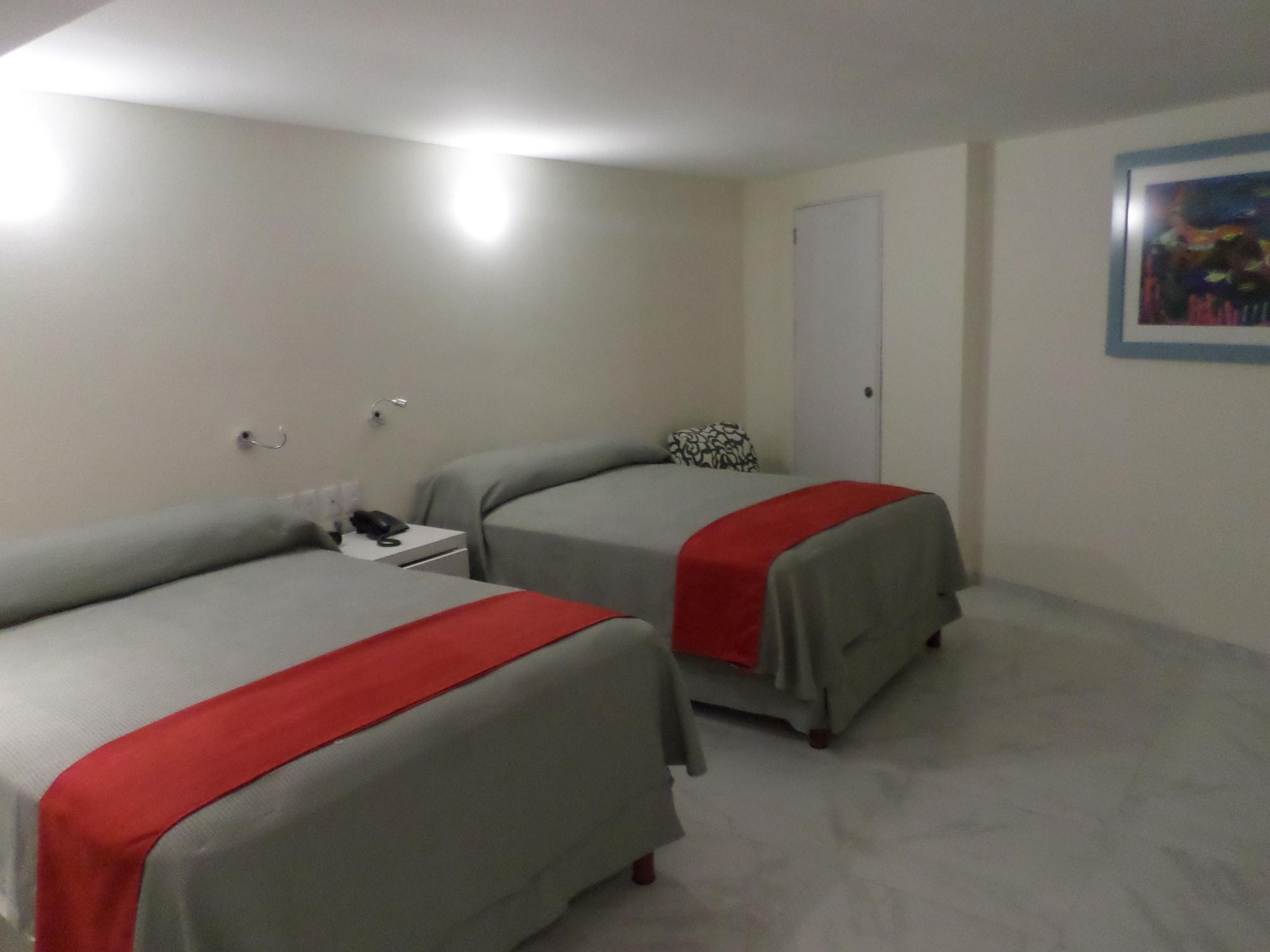 We Hotel Acapulco Bagian luar foto