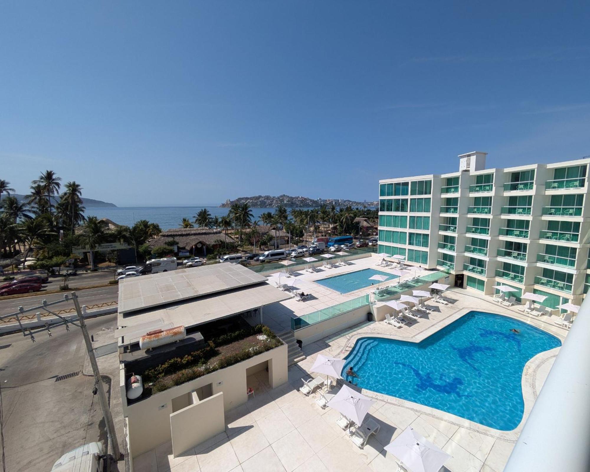 We Hotel Acapulco Bagian luar foto