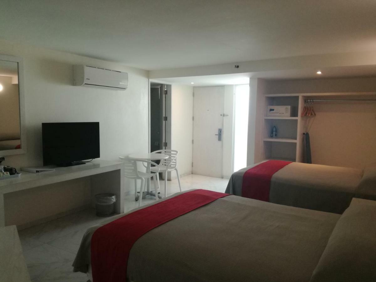 We Hotel Acapulco Bagian luar foto